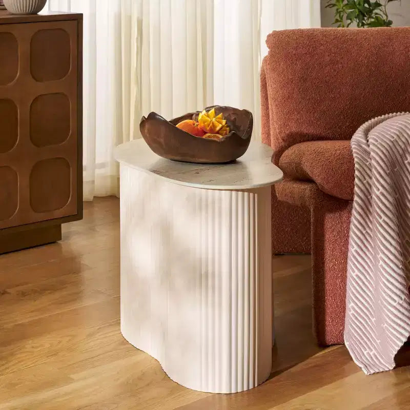 Table d'appoint en céramique et fer 62 cm (l) x 46 cm (H)