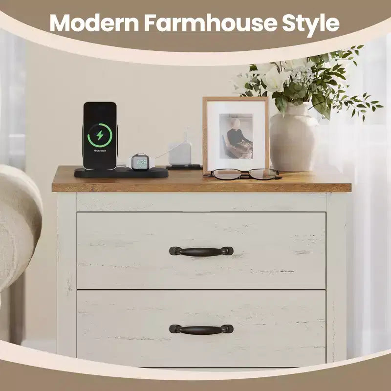 Table de chevet à 3 tiroirs en MDF avec station de charge 23,6"L × 24,8"H