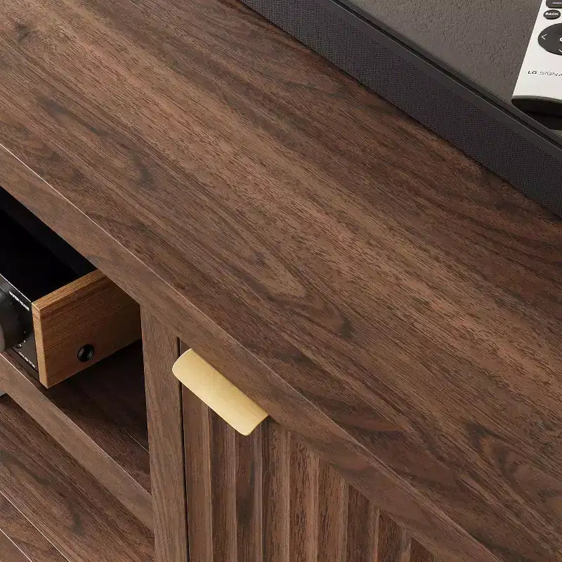 Meuble TV cannelé en bois avec étagères réglables pour téléviseurs jusqu'à 80 pouces