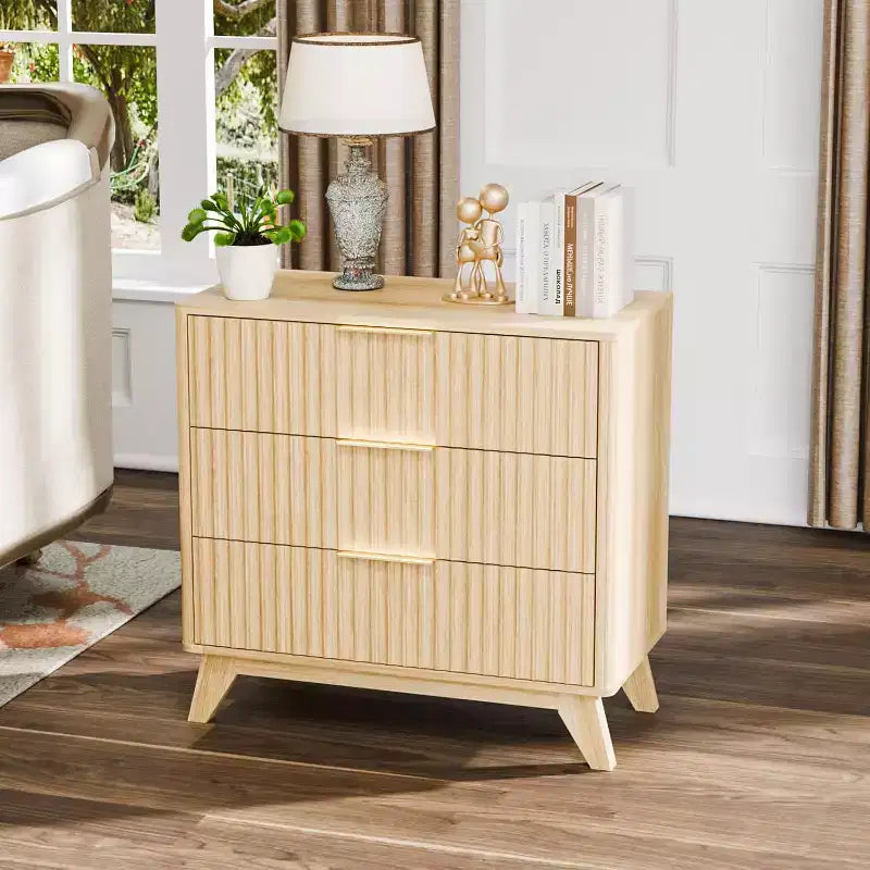 Table de chevet 3 tiroirs cannelés en bois 80 cm (L) x 75,5 cm (H)