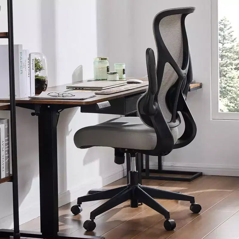 Chaise de bureau pivotante en maille réglable avec accoudoirs, hauteur d'assise de 25 po