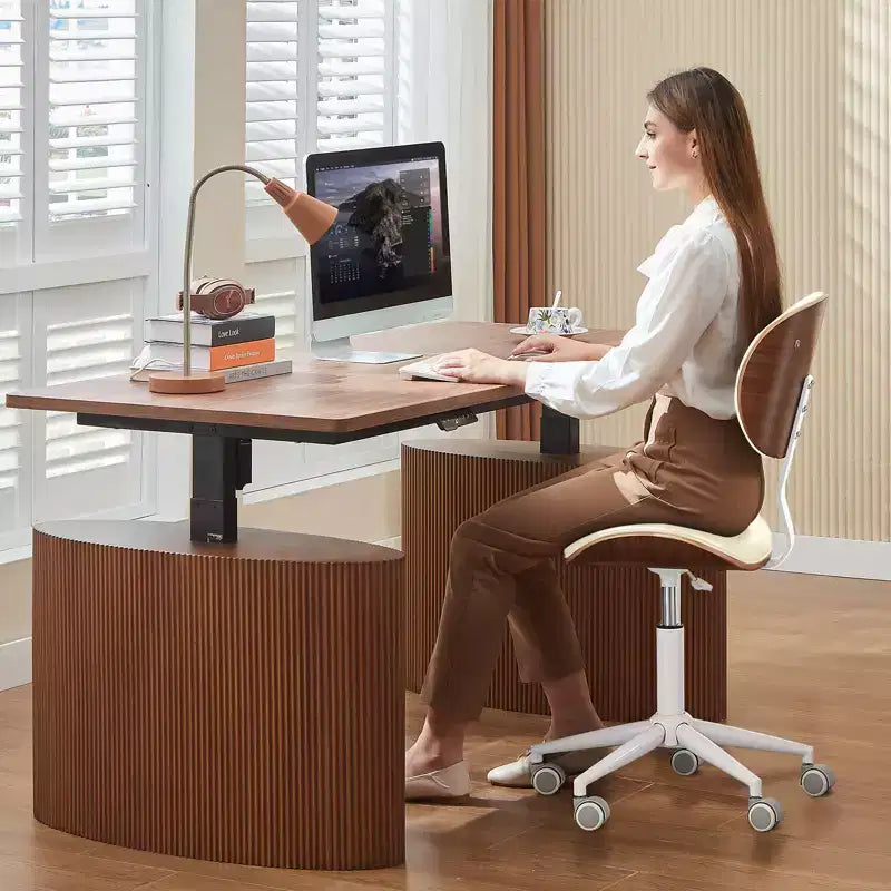 Chaise de bureau sans accoudoirs en similicuir et bois courbé, hauteur 43,31 po