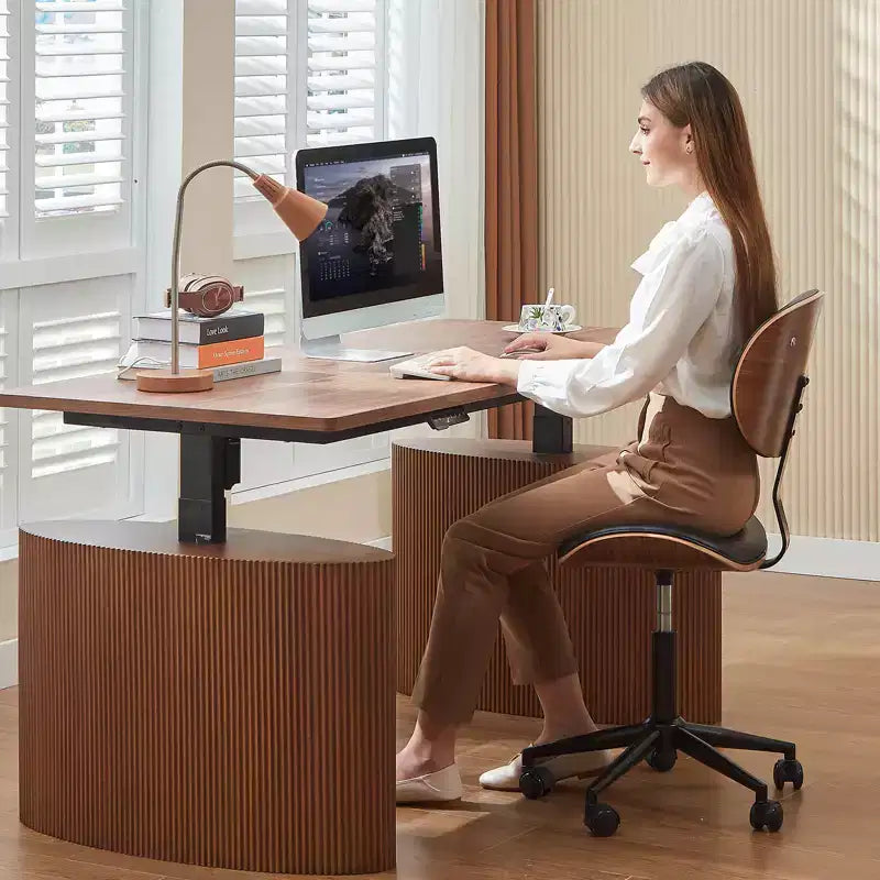 Chaise de bureau sans accoudoirs en similicuir et bois courbé, hauteur 43,31 po