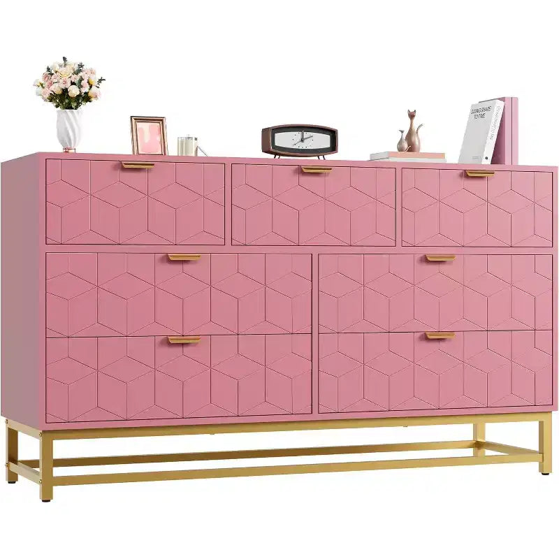 Commode cannelée en composite de bois avec poignées dorées et pieds en métal 53,5"L