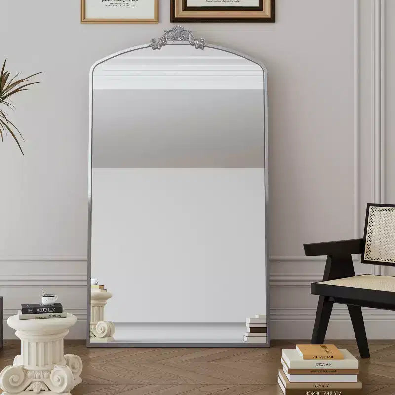 Miroir sur pied en métal orné, pleine longueur, 20 kg