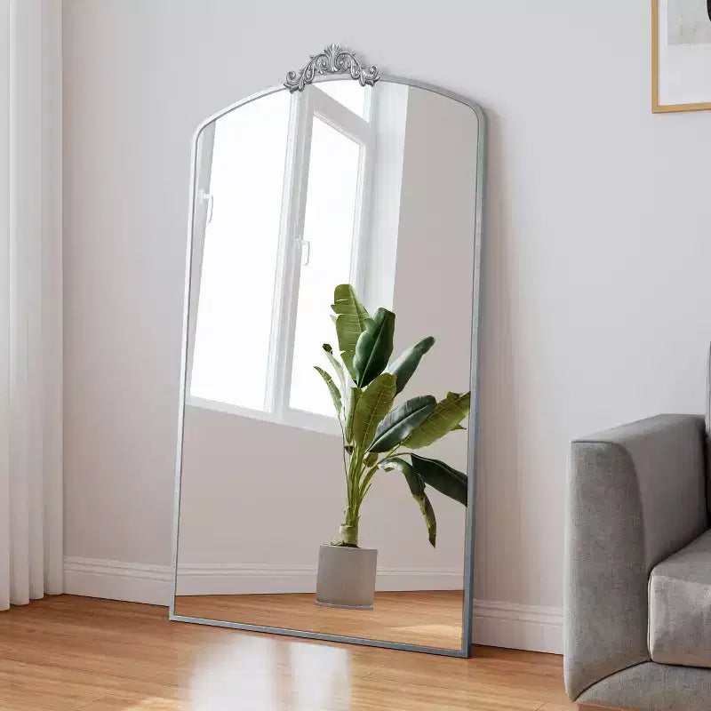 Miroir sur pied en métal orné, pleine longueur, 20 kg